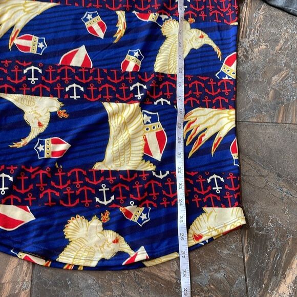 LuLaRoe Unisex S Red/Blue/Gray ‘Eagle and Crest’ Patriotic Randy Raglan Size XS - Picture 9 of 11